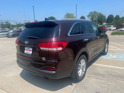 Used 2016 Kia Sorento FWD image 6