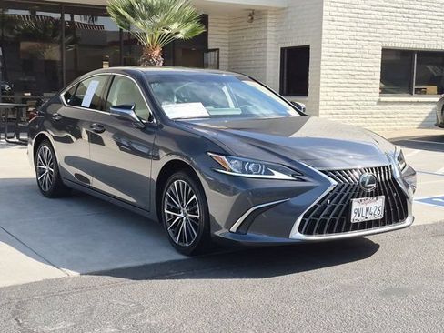 Used 2025 Lexus ES 300h w/ Premium Package FWD image 3