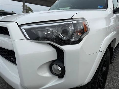Used 2019 Toyota 4Runner SR5 AWD/4WD image 14