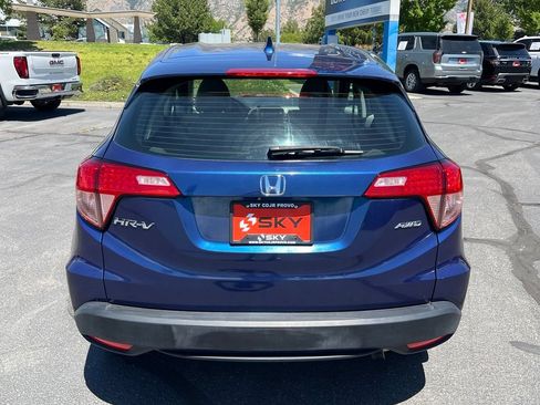 Used 2017 Honda HR-V LX image 9