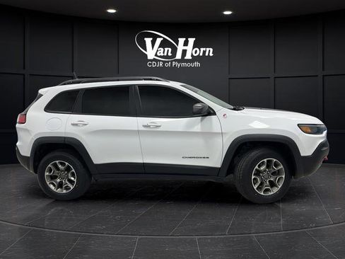 Used 2020 Jeep Cherokee Trailhawk AWD/4WD image 8