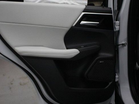 New 2026 Mitsubishi Outlander SE image 26