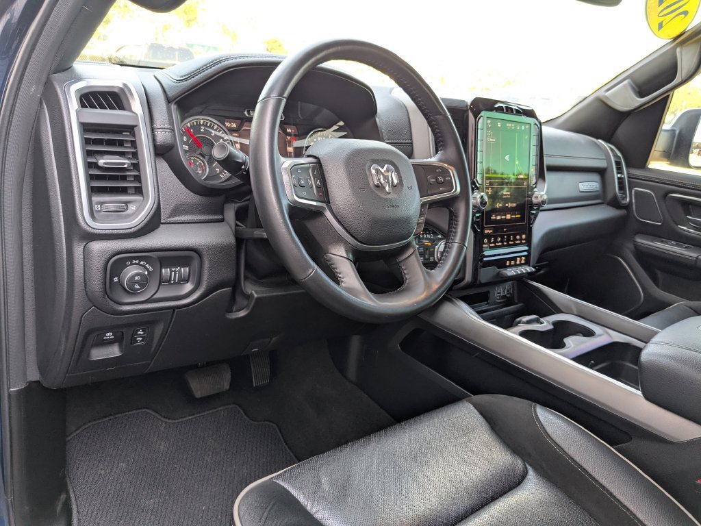 Used 2023 RAM 1500 Laramie AWD/4WD image 2