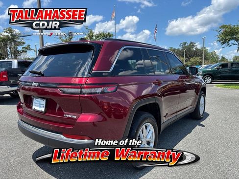 Used 2024 Jeep Grand Cherokee Laredo X w/ Trailer Tow Package AWD/4WD image 3