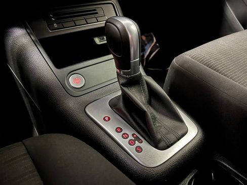 Used 2018 Volkswagen Tiguan Limited w/ Premium Package FWD image 10