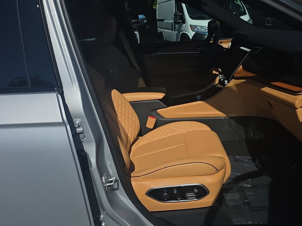 Used 2025 Jeep Grand Cherokee Summit AWD/4WD image 26
