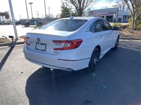 Used 2022 Honda Accord Touring image 8
