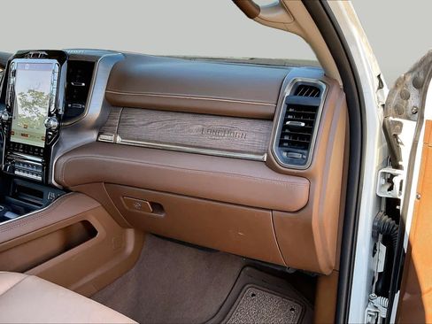 Used 2022 RAM 2500 Limited AWD/4WD image 18