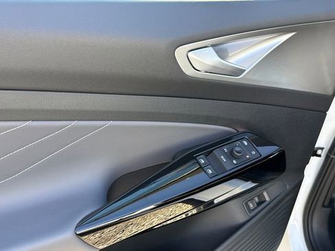 New 2026 Volkswagen ID.4 Pro S Plus image 9