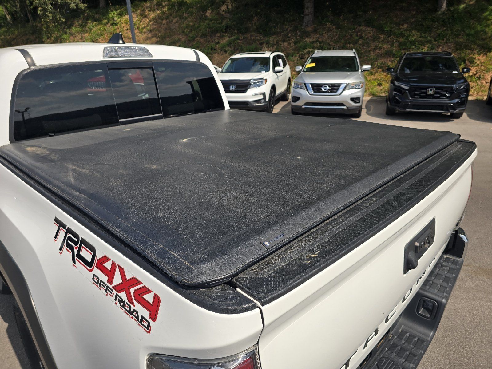 Used 2022 Toyota Tacoma TRD Off-Road AWD/4WD image 12