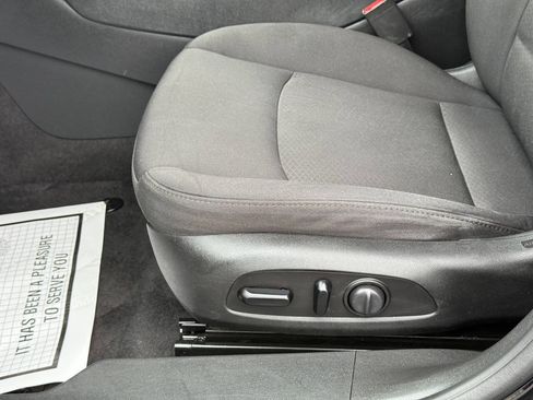 Used 2020 Chevrolet Malibu LT image 14