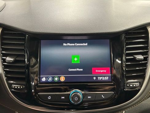 Used 2022 Chevrolet Trax LT w/ LT Convenience Package AWD/4WD image 27