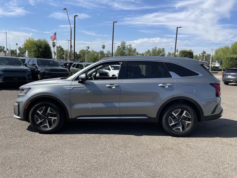 Used 2021 Kia Sorento EX FWD image 3
