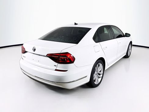 Used 2019 Volkswagen Passat 2.0T Wolfsburg image 32