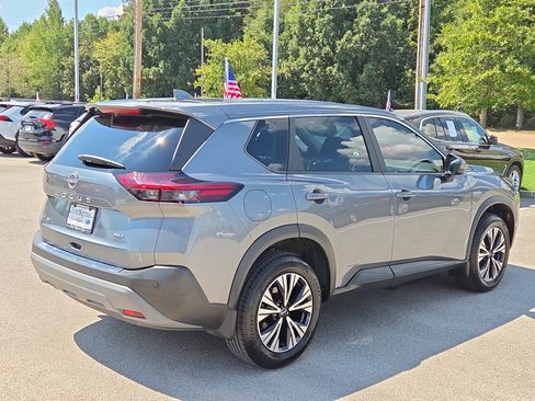 Used 2023 Nissan Rogue SV FWD image 3