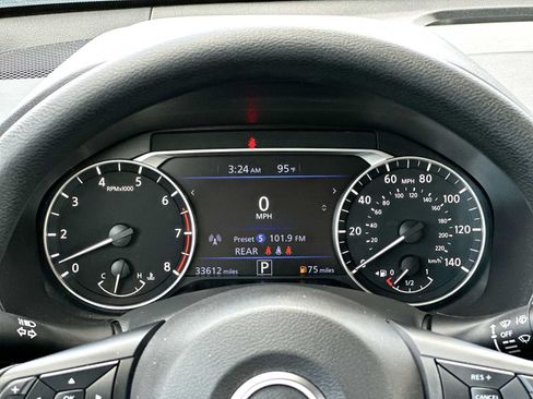 Used 2025 Nissan Altima 2.5 SV FWD image 19