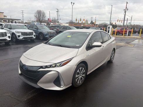 Used 2022 Toyota Prius Prime XLE image 1