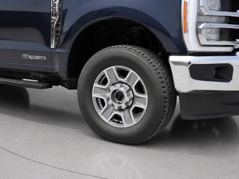 Used 2024 Ford F250 Lariat AWD/4WD image 9