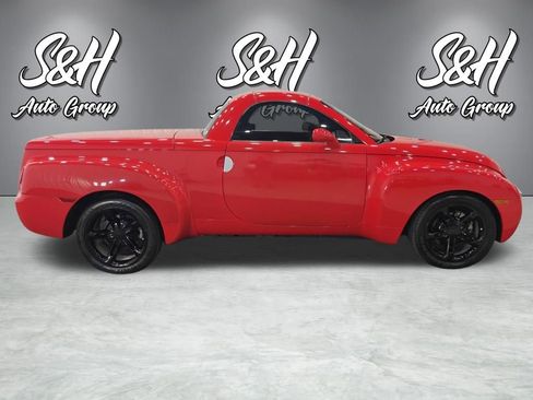 Used 2003 Chevrolet SSR w/ Preferred Equipment Group RWD image 5
