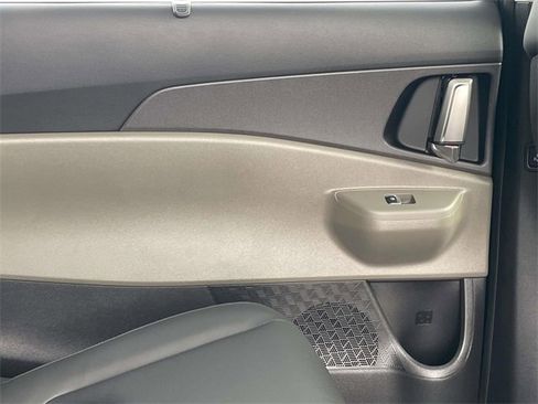 New 2026 Kia Carnival EX image 21