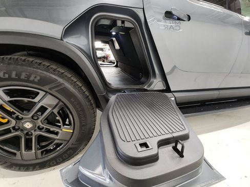 Used 2023 Rivian R1T Adventure image 23