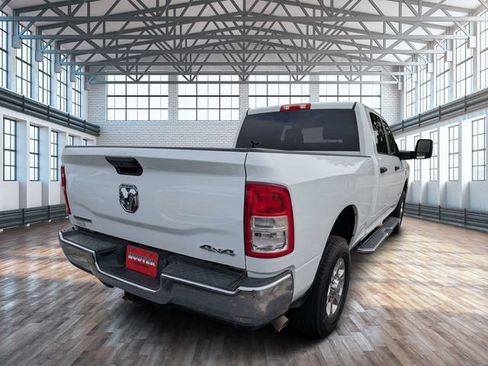 Used 2024 RAM 2500 Big Horn AWD/4WD image 3