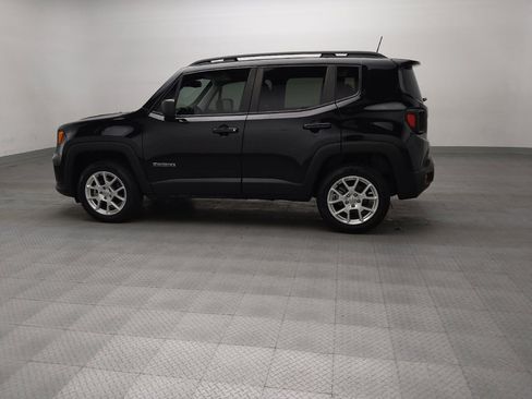 Used 2023 Jeep Renegade Latitude w/ Sun/Sound Group AWD/4WD image 3