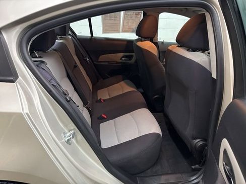 Used 2014 Chevrolet Cruze LS image 18