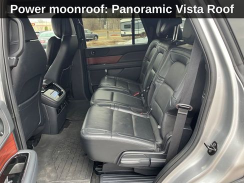 Used 2022 Lincoln Navigator Reserve image 16