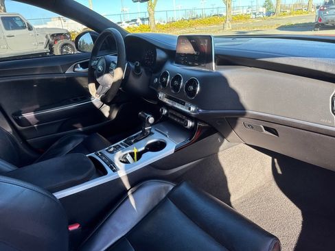 Used 2019 Kia Stinger GTS image 28