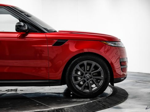 Used 2024 Land Rover Range Rover Sport SE image 15