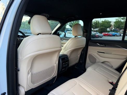 Used 2025 Jeep Grand Cherokee Limited w/ Trailer Tow Package AWD/4WD image 28