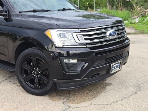 Used 2021 Ford Expedition XLT w/ Black Accent Package AWD/4WD image 2