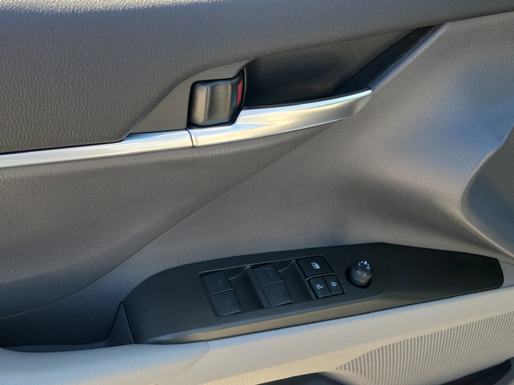 Used 2024 Toyota Camry SE w/ Convenience Package FWD image 21