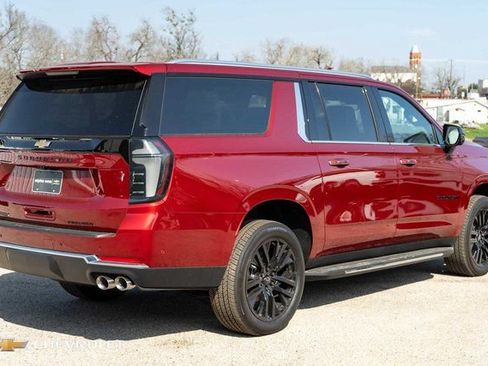 New 2026 Chevrolet Suburban Premier AWD/4WD image 6