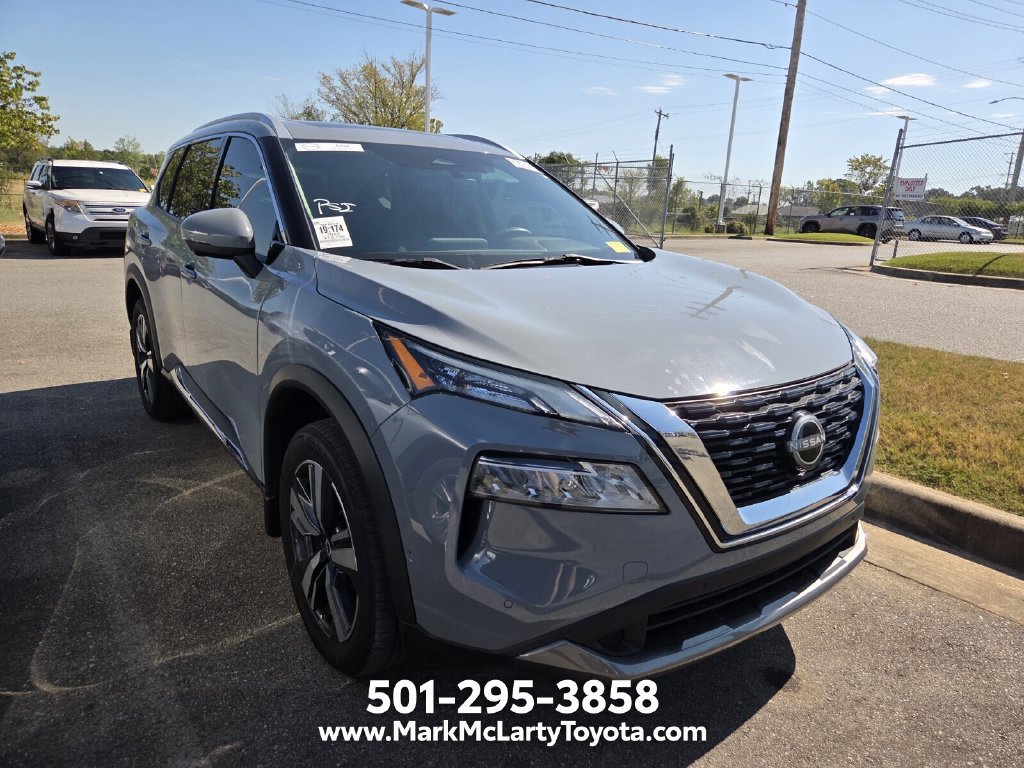 Used 2023 Nissan Rogue SL w/ SL Premium Package FWD image 3