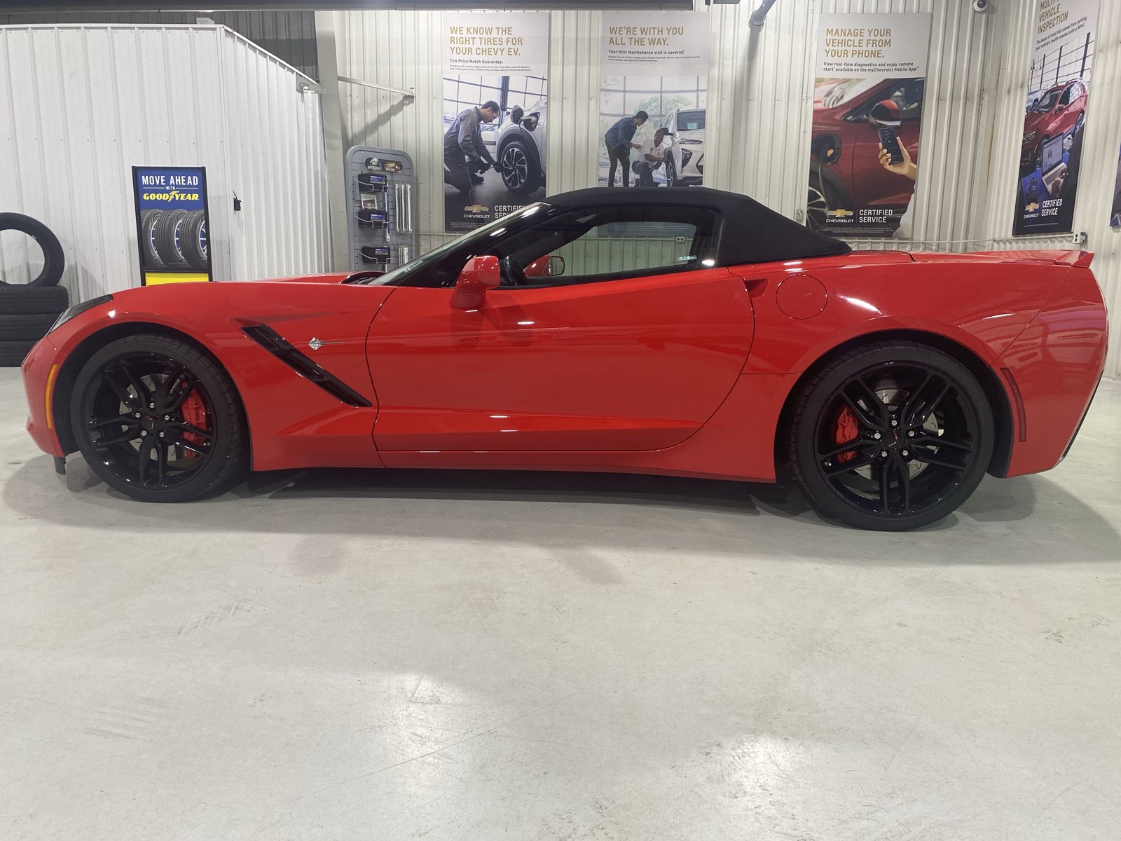 Used 2017 Chevrolet Corvette Stingray Convertible RWD image 5