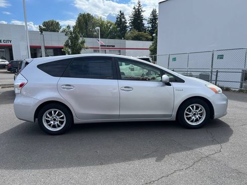Used 2012 Toyota Prius V Three FWD image 3