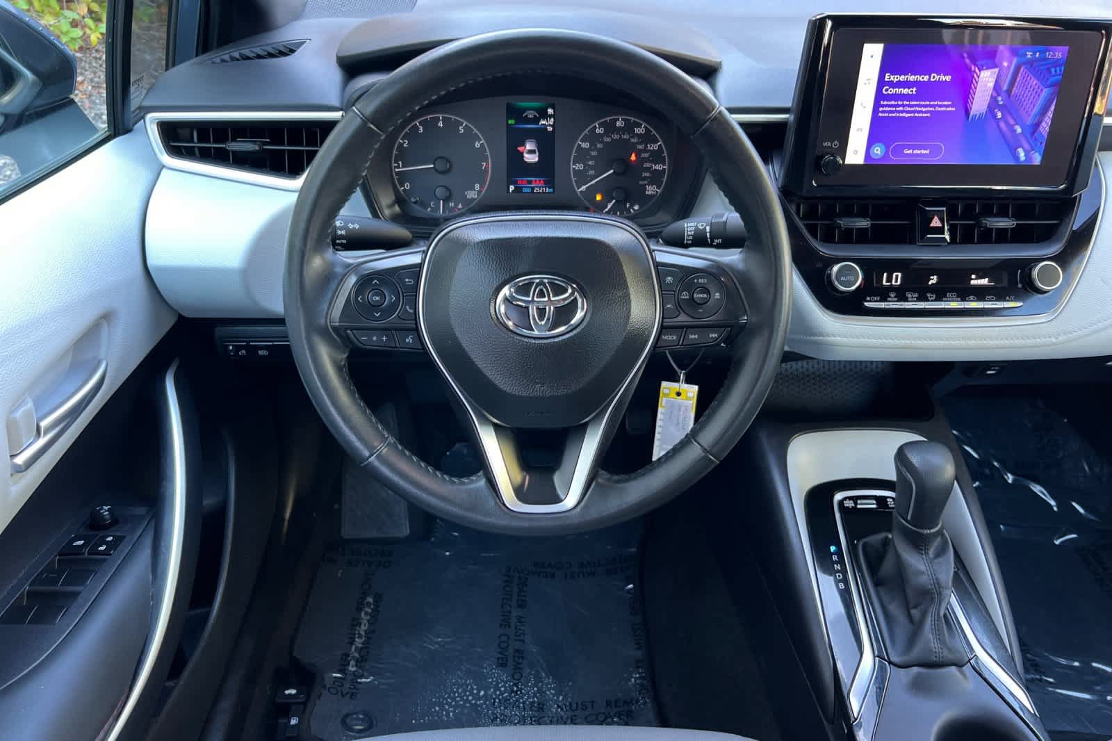 Used 2025 Toyota Corolla SE FWD image 14