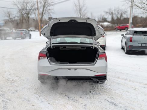 Used 2021 Hyundai Elantra SEL image 30