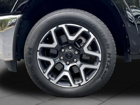 Used 2025 RAM 1500 Laramie AWD/4WD image 18