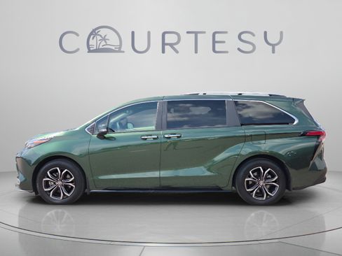 Certified 2025 Toyota Sienna Platinum AWD/4WD image 2