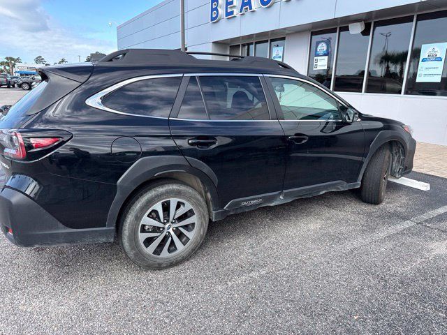 Used 2025 Subaru Outback Premium AWD/4WD image 3
