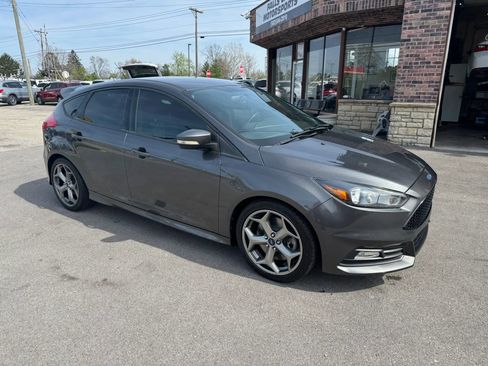 Used 2018 Ford Focus ST image 19