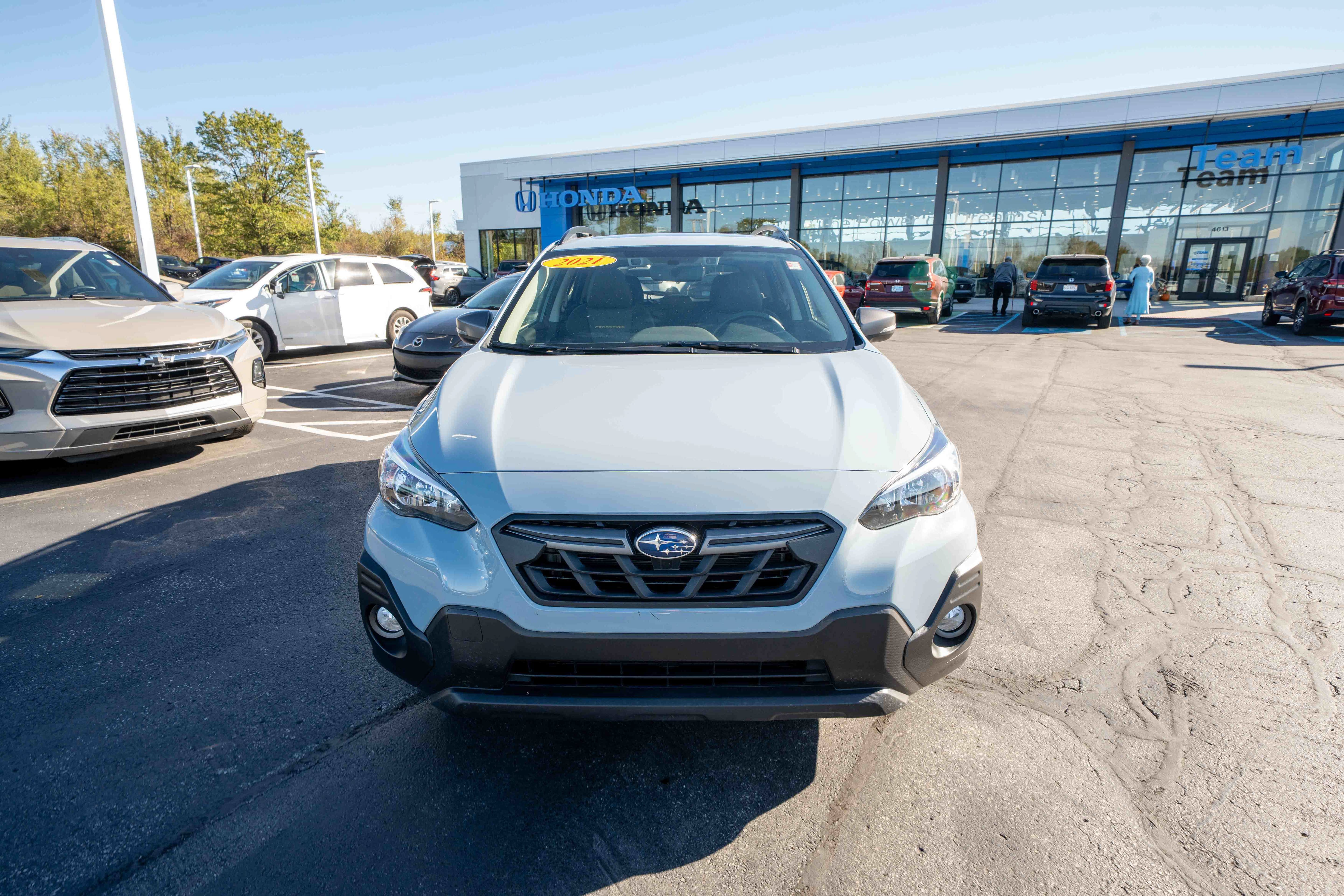 Used 2021 Subaru Crosstrek 2.5i Sport w/ Moonroof Package AWD/4WD image 2