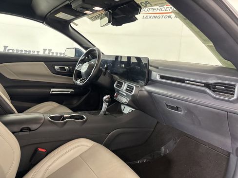 Used 2025 Ford Mustang Premium RWD image 23