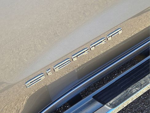 Used 2023 GMC Sierra 1500 SLT w/ SLT Premium Plus Package image 12