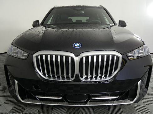 Used 2025 BMW X5 xDrive50e image 10