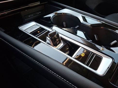 New 2026 Volkswagen Atlas SEL image 11