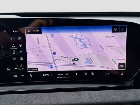 Certified 2025 Audi SQ6 e-tron Prestige AWD/4WD image 13